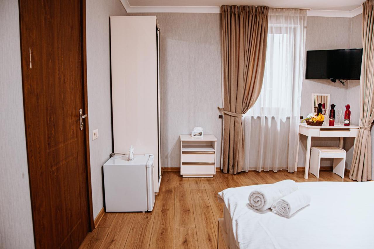 Sama Grand Hotel Тбилиси Екстериор снимка