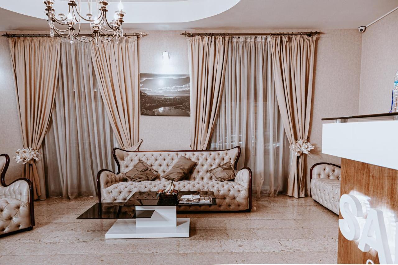 Sama Grand Hotel Тбилиси Екстериор снимка
