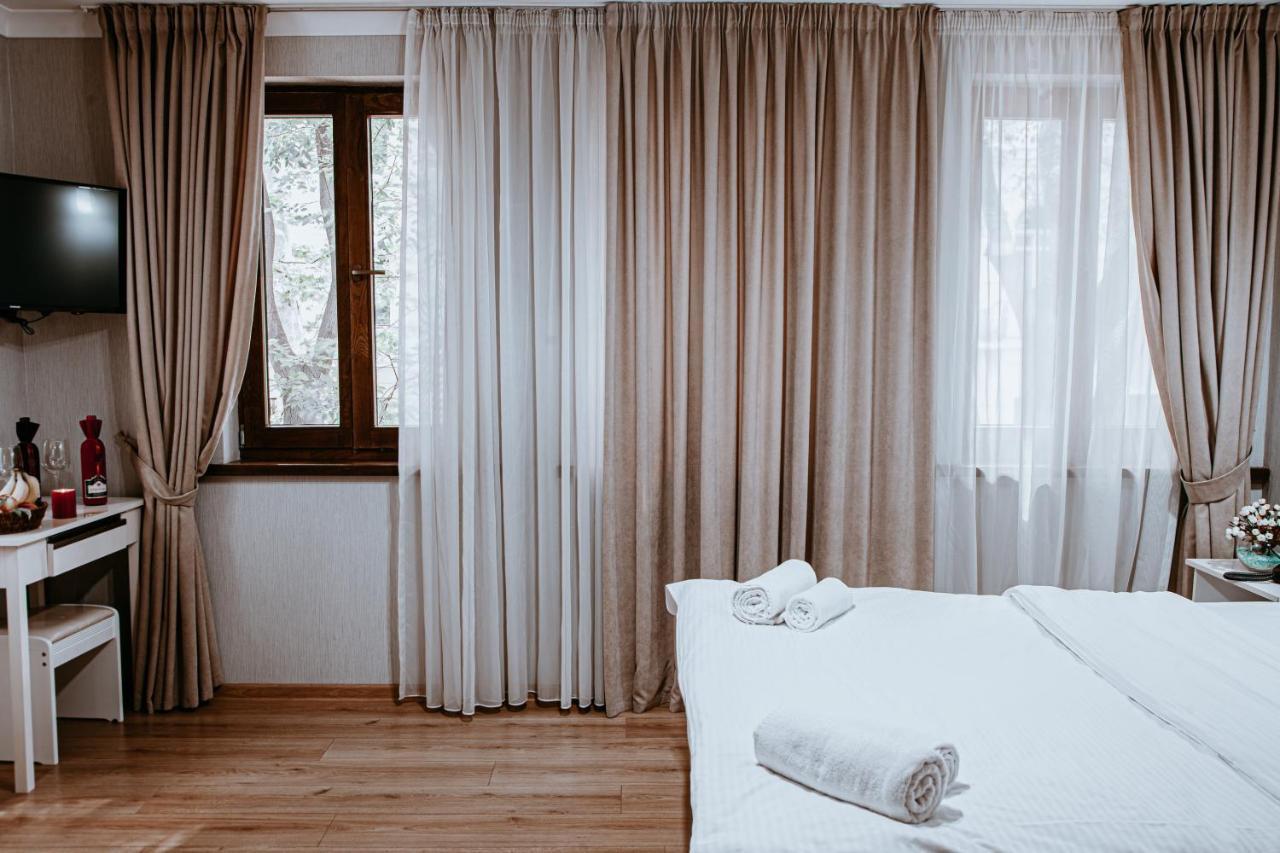 Sama Grand Hotel Тбилиси Екстериор снимка