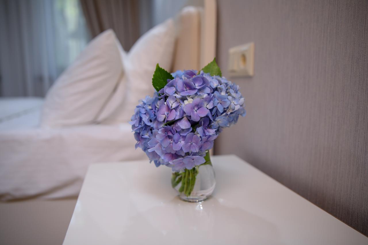 Sama Grand Hotel Тбилиси Екстериор снимка