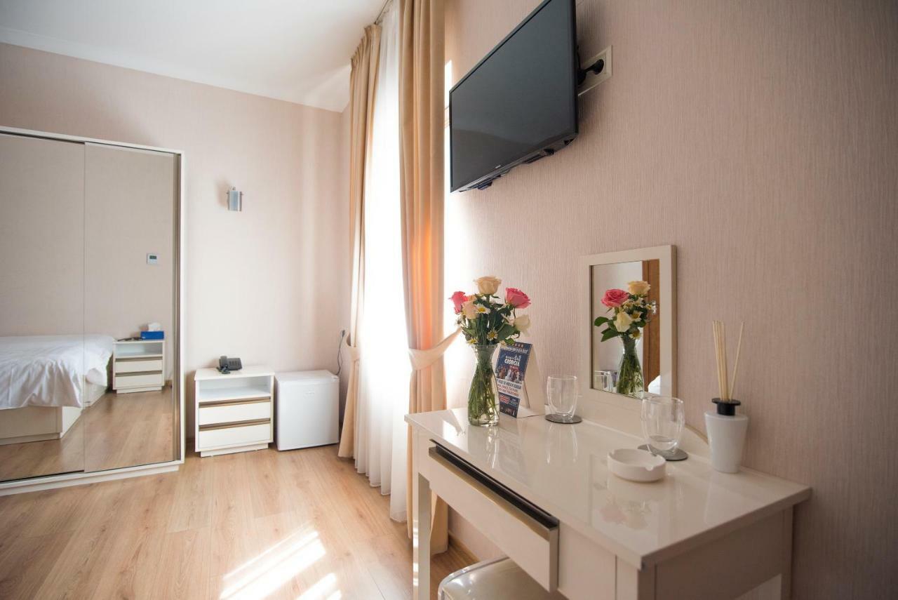 Sama Grand Hotel Тбилиси Екстериор снимка