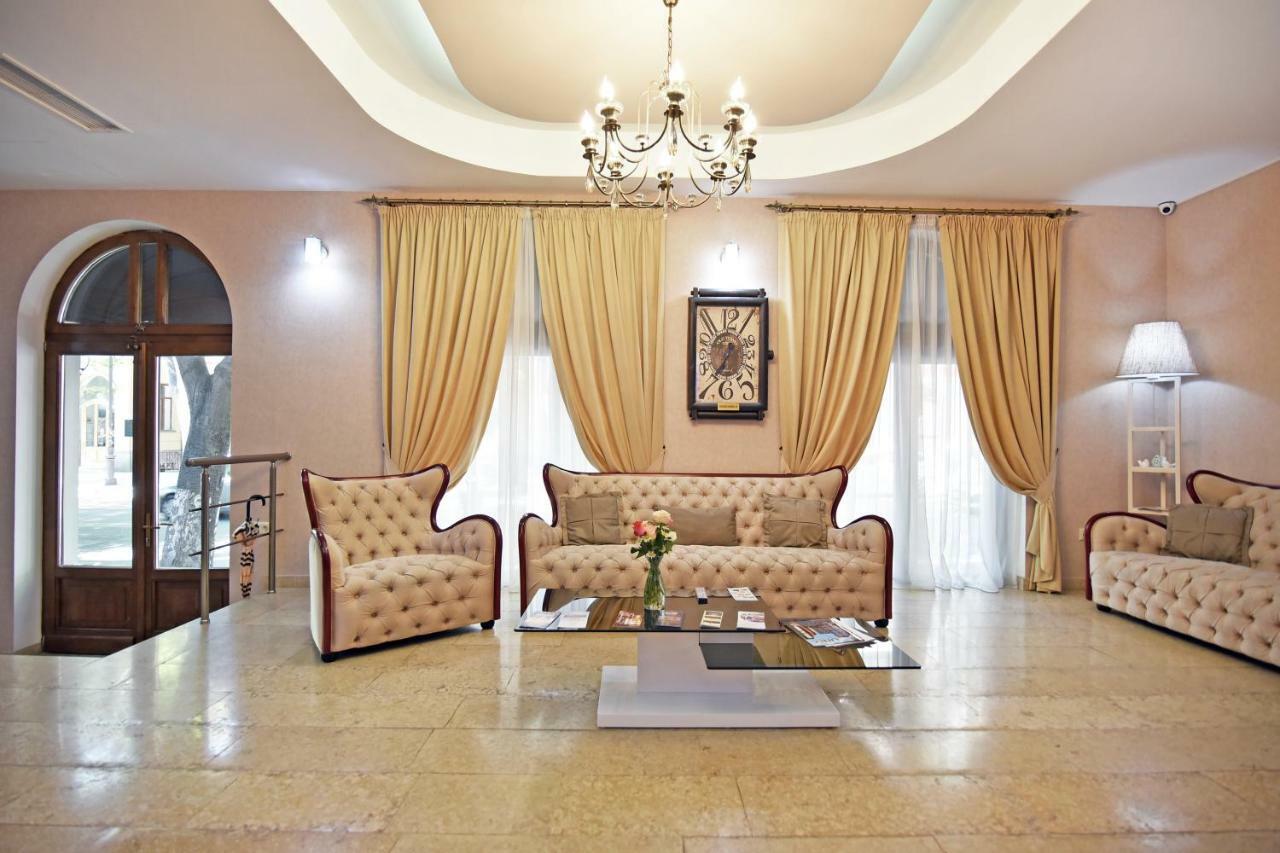 Sama Grand Hotel Тбилиси Екстериор снимка