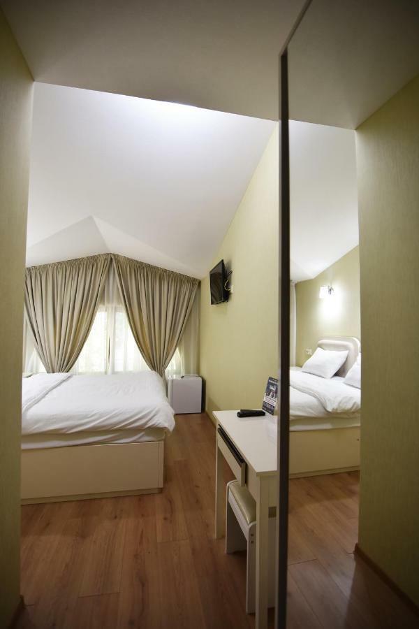 Sama Grand Hotel Тбилиси Екстериор снимка
