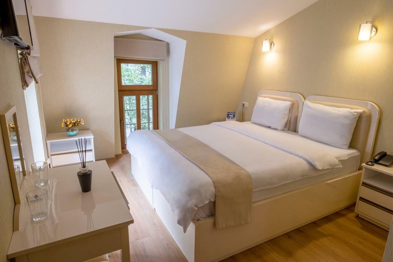 Sama Grand Hotel Тбилиси Екстериор снимка