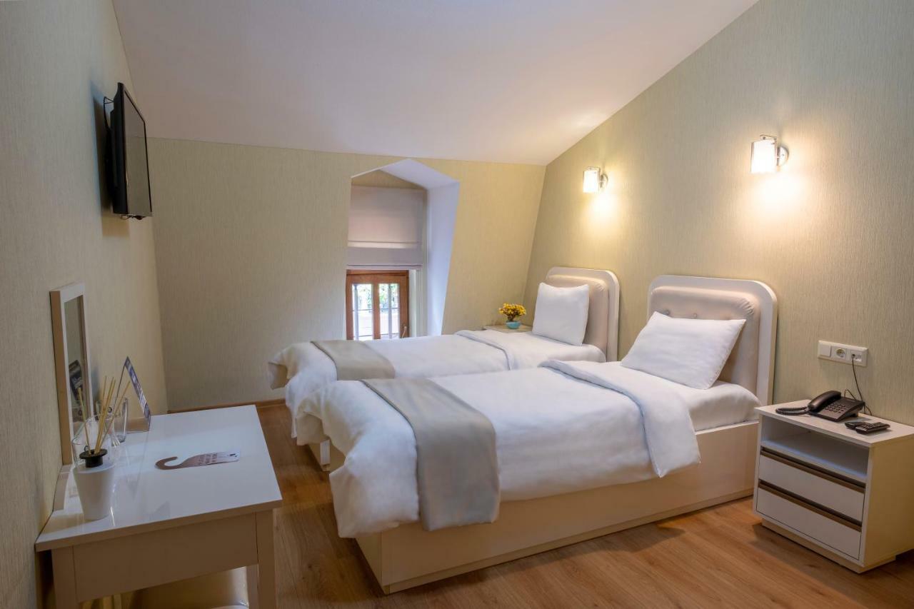 Sama Grand Hotel Тбилиси Екстериор снимка