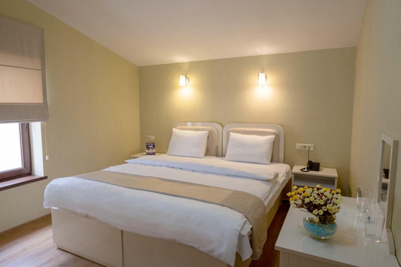 Sama Grand Hotel Тбилиси Екстериор снимка